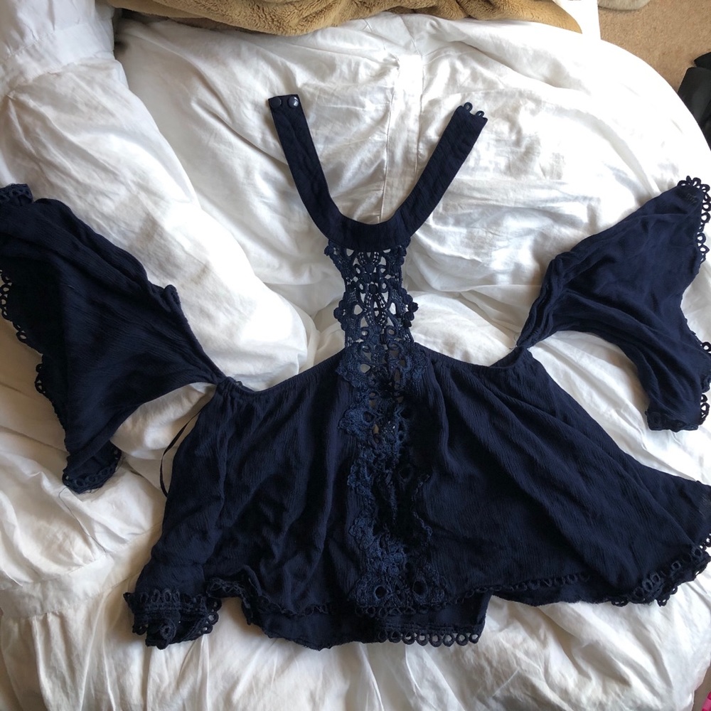 LF NAVY LACE TOP